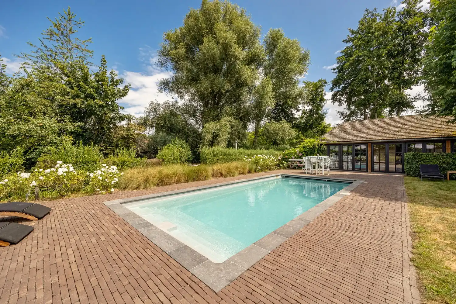 Karaktervolle woning met verwarmd zwembad en poolhouse — Verrebroek foto 4