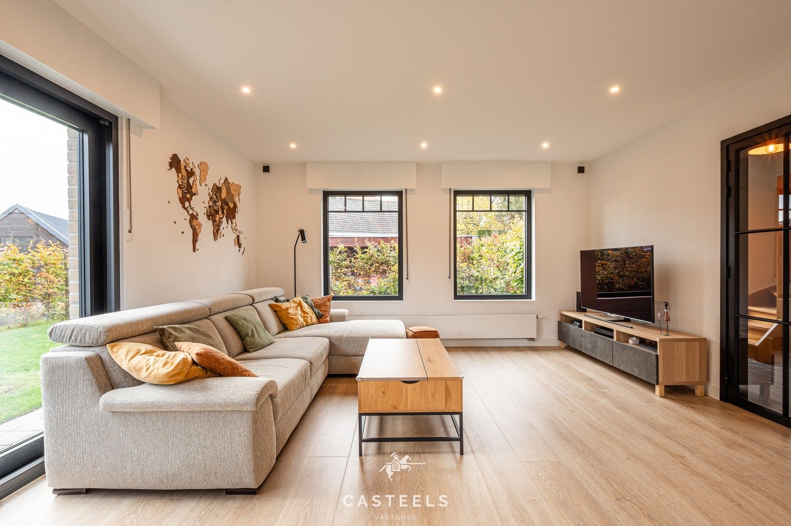 Instapklare, gerenoveerde villa met zicht op natuur te koop foto 3