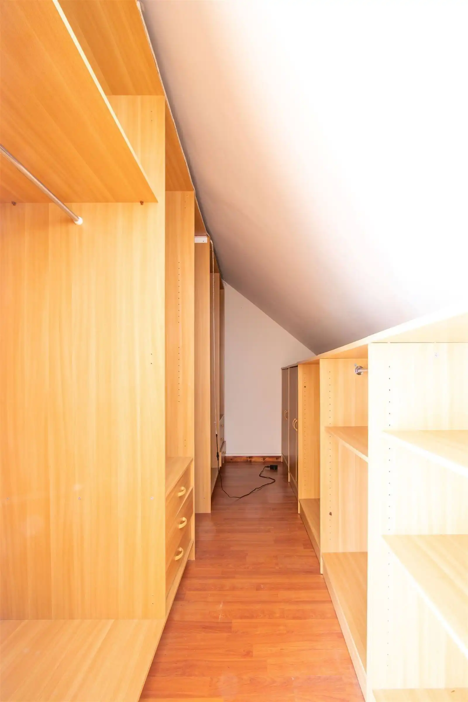 Villa met 3 slaapkamers, garage en mooie tuin foto 16