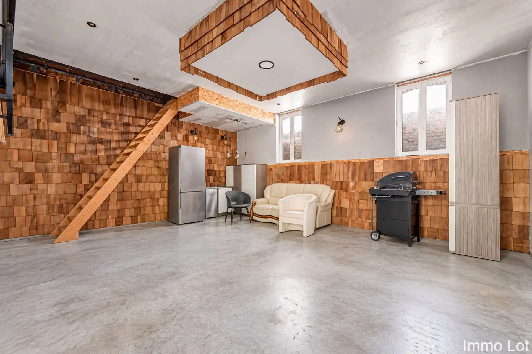 Woning met groot magazijn, dubbele garage en apart bureau foto 20