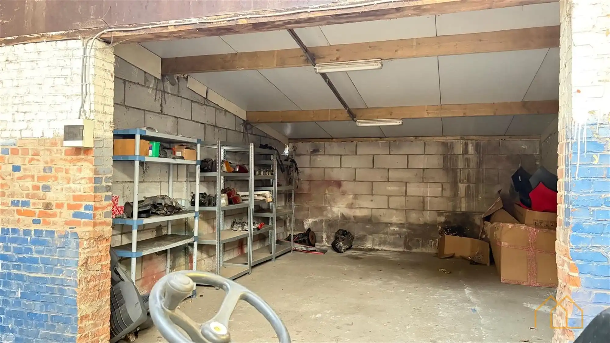 Hal van 200m² met tuin  foto 10