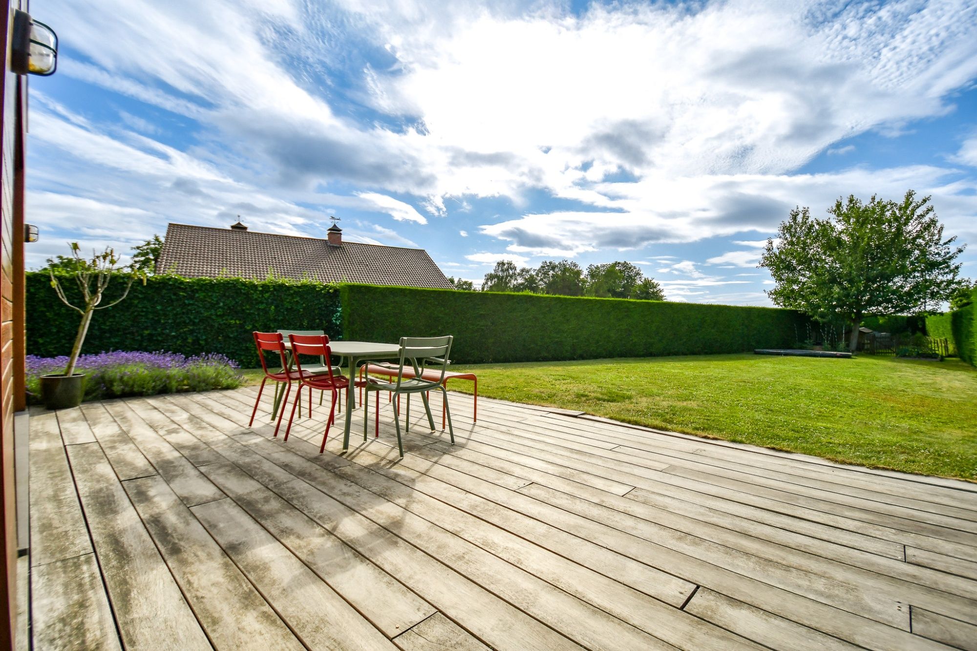 Trendy vernieuwde woning met uitbouw en grote tuin op uiterst rustige, doch centrale ligging. foto 27