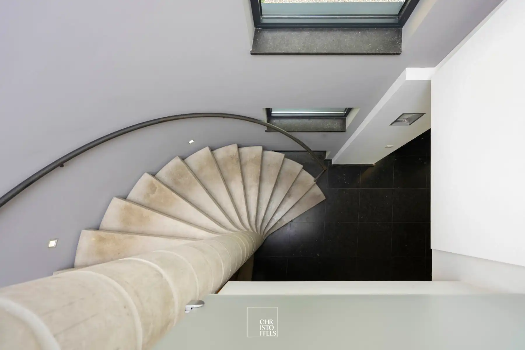 Architecturale villa  (488m²) met buitenzwembad op perceel van 1.281m²  foto 37
