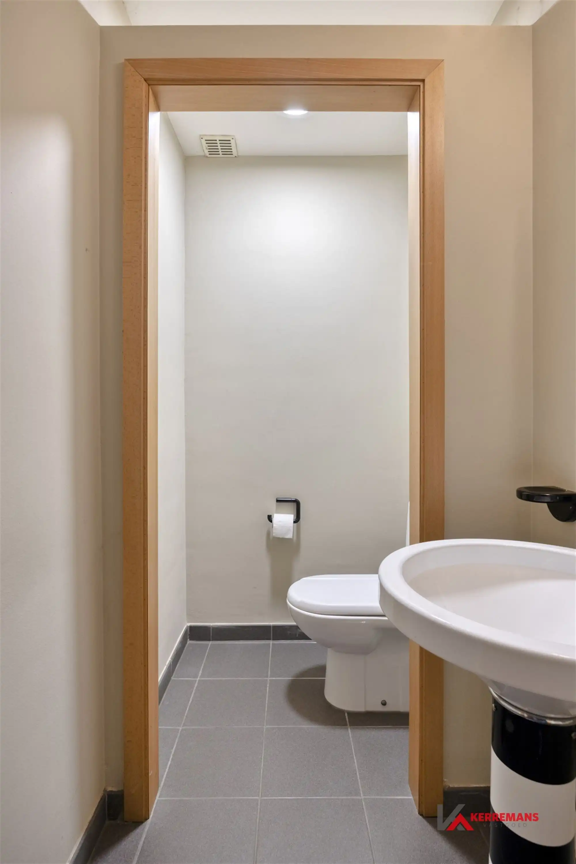 Kantoorgebouw. foto 6