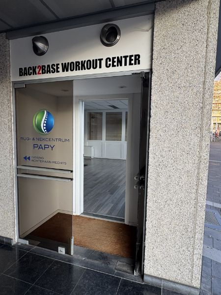 Handelspand tegenover Shopping1 foto 3