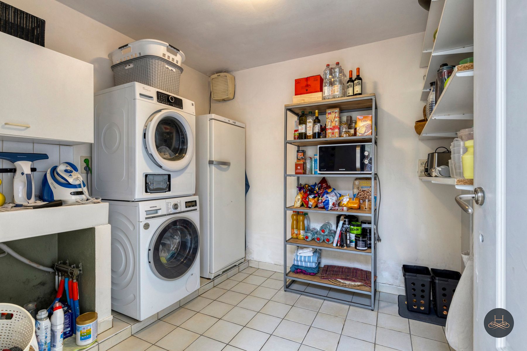 Sfeervolle, deels gerenoveerde woning met ruime diepe tuin foto 9