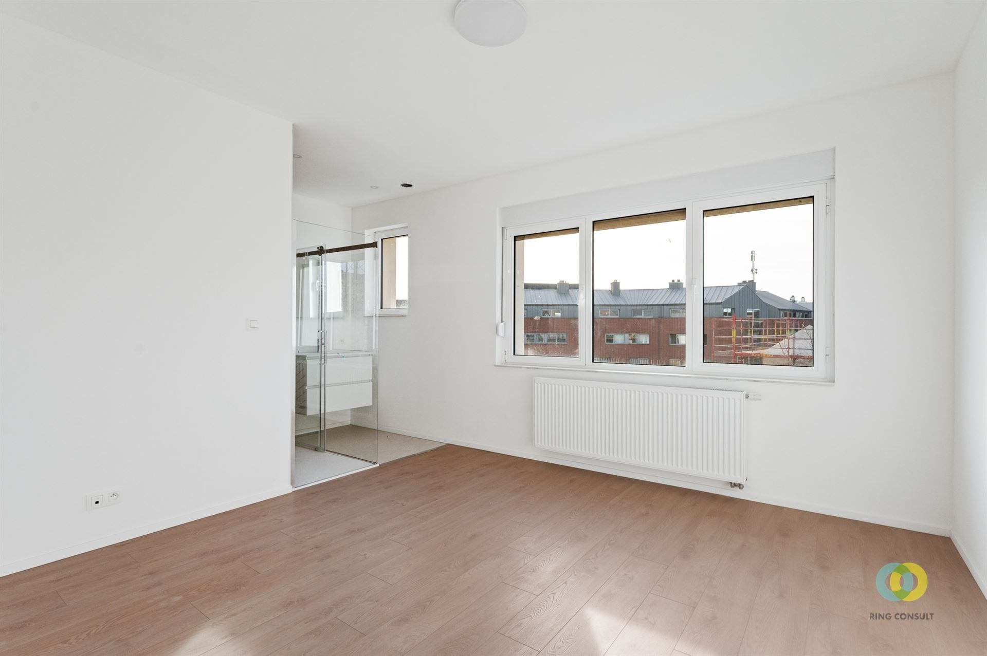 Gerenoveerd appartement met twee slaapkamers foto 8