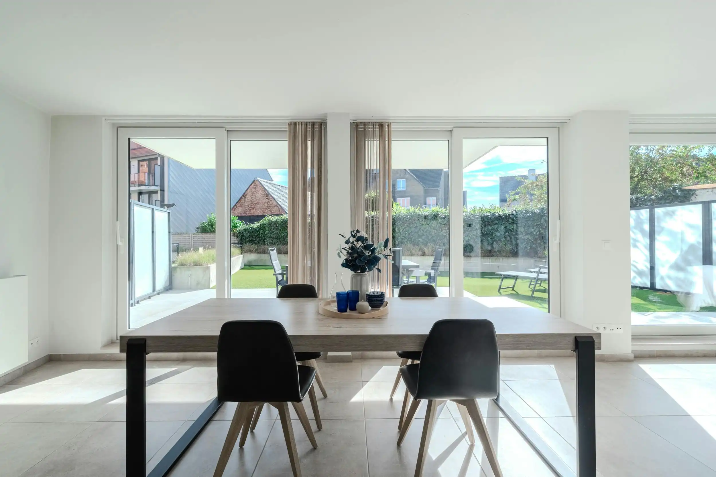 Recent appartement met twee slaapkamers en zonnige tuin foto 9