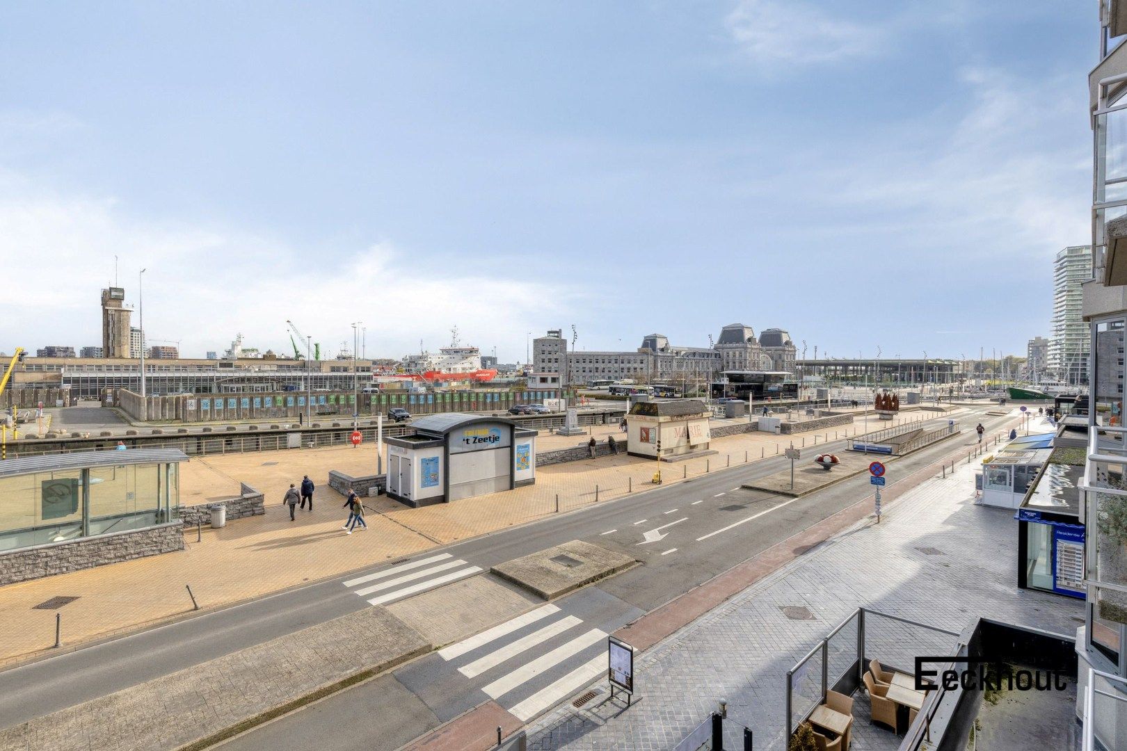 Instapklaar appartement met prachtig zicht op de Visserskaai te Oostende! foto 19