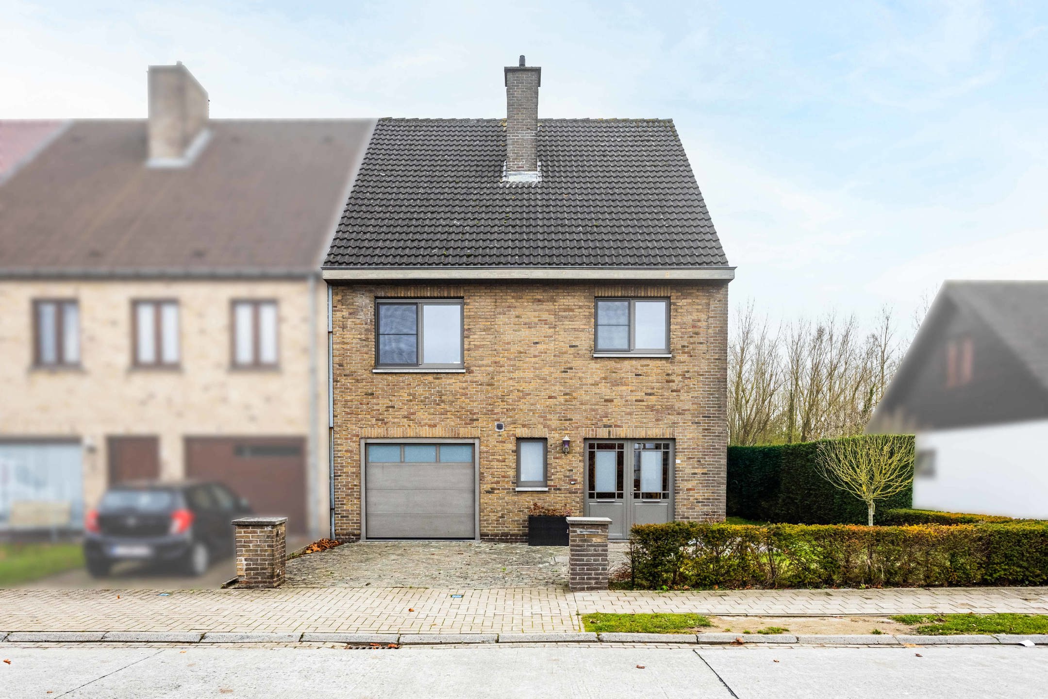 Instapklare gezinwoning op centrale ligging te Oudenaarde foto {{pictureIndex}}