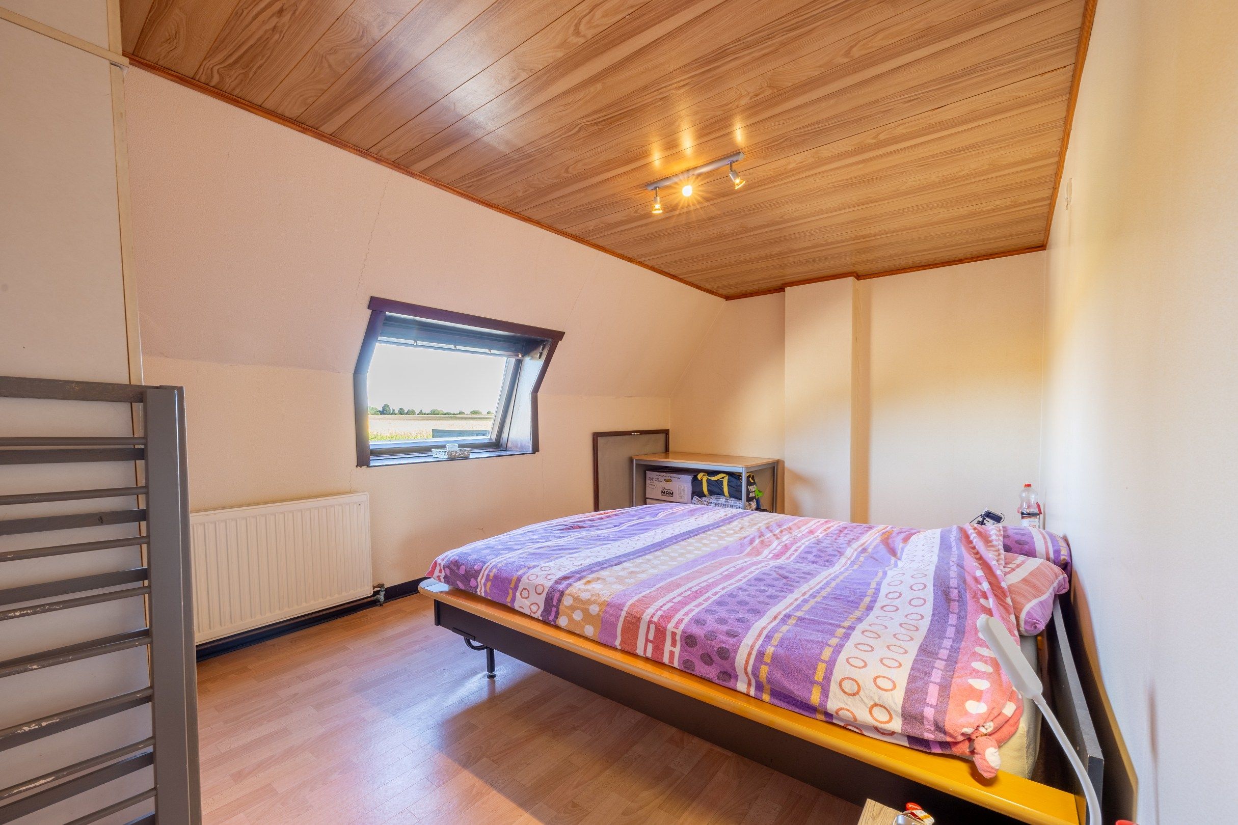 RUIME WONING MET TUIN EN UITWEG foto 8