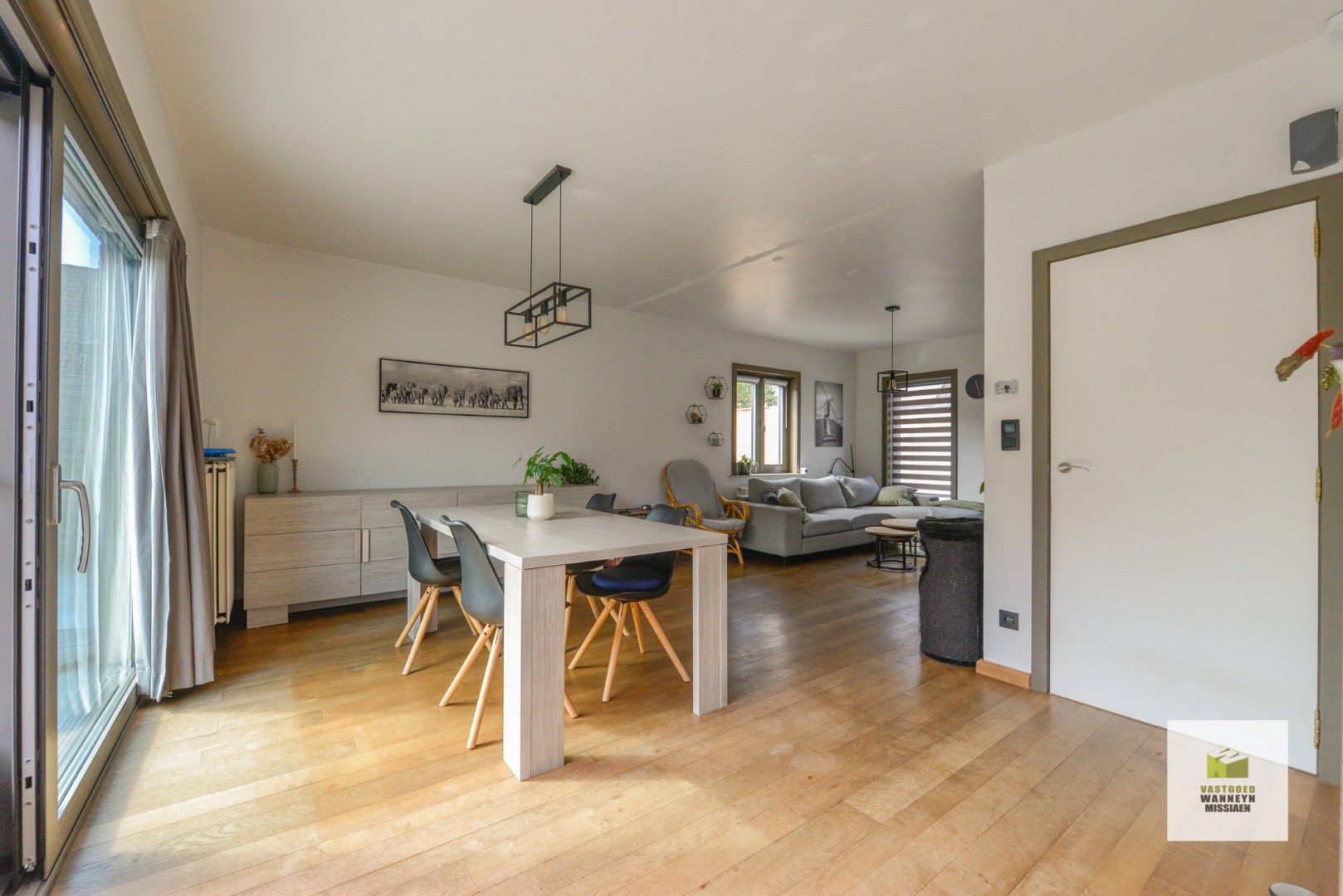 Instapklare hoekwoning met 3 slaapkamers op centrale en rustige ligging te Sint-Kruis foto 5