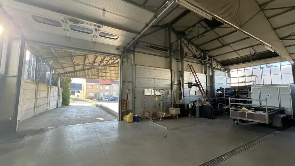 Loods met laadkades en kantoor te huur nabij R4 in Melle foto 13