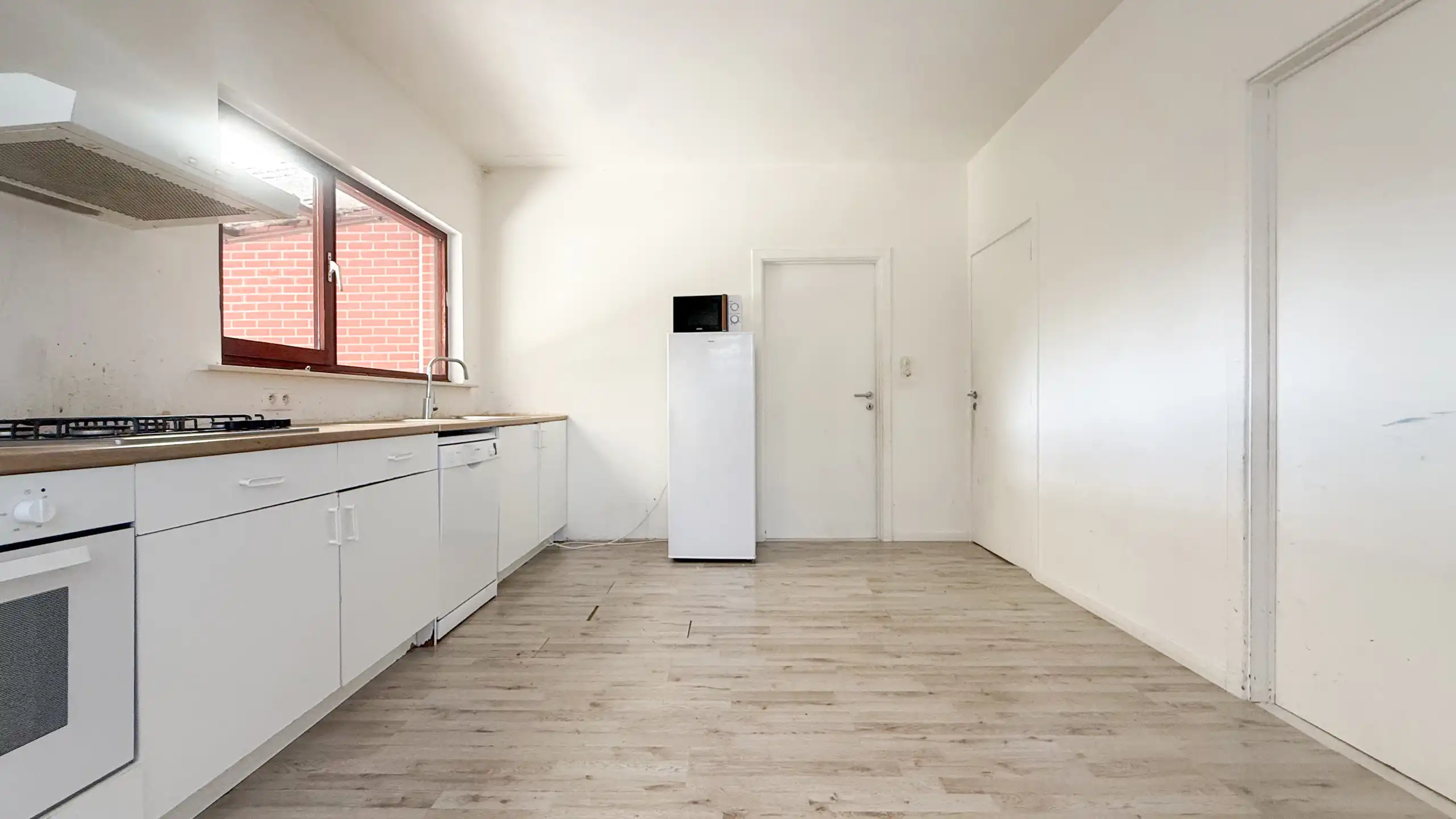 Ruime vrijstaande woning op 709 m² met veel potentieel! foto 11