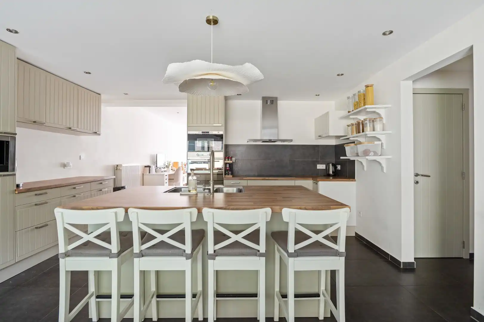 Lichtrijke 4-slpk woning met zuidtuin & tal van troeven foto 10