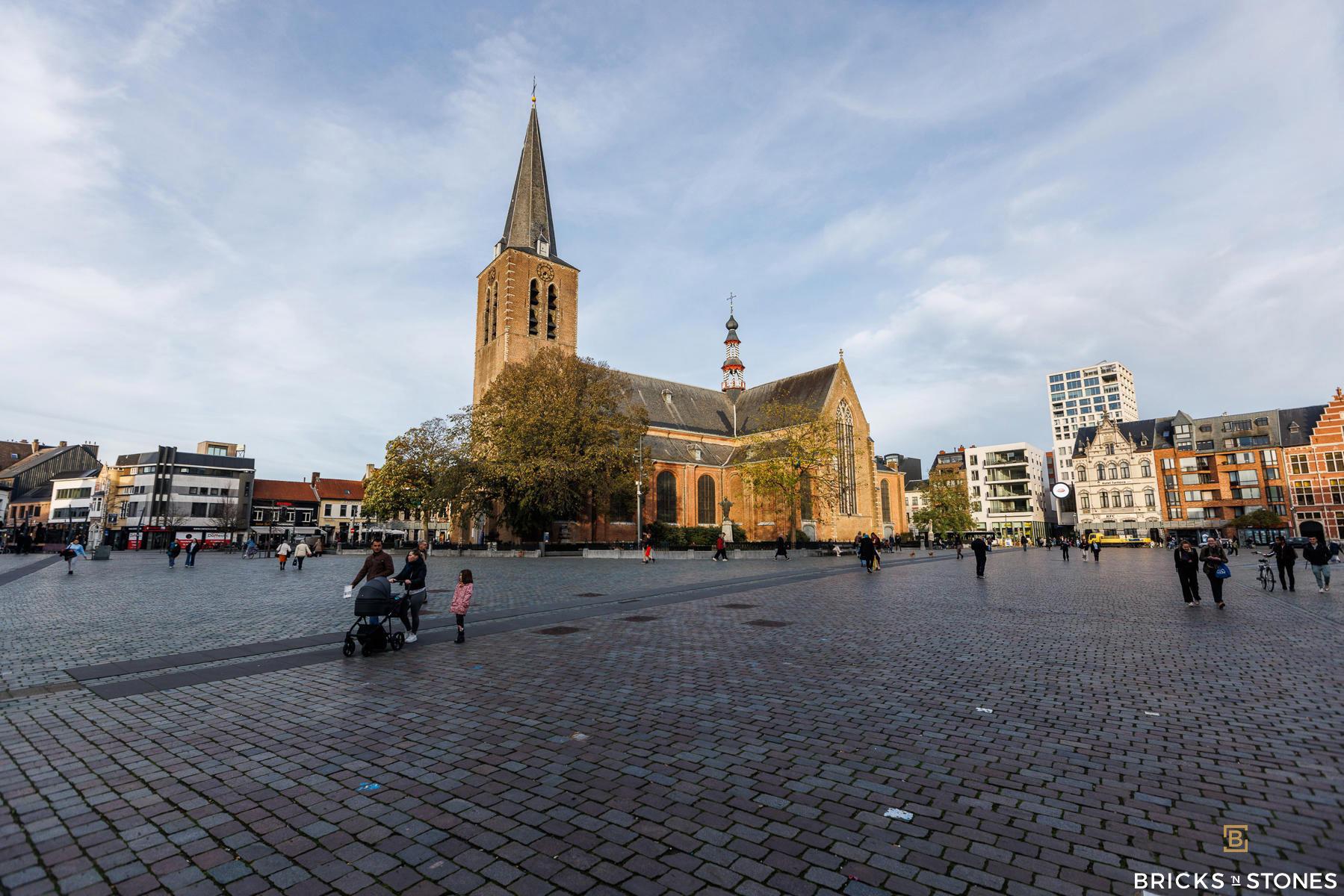 Uitzonderlijk handelshuis op beste deel Gasthuisstraat foto 16