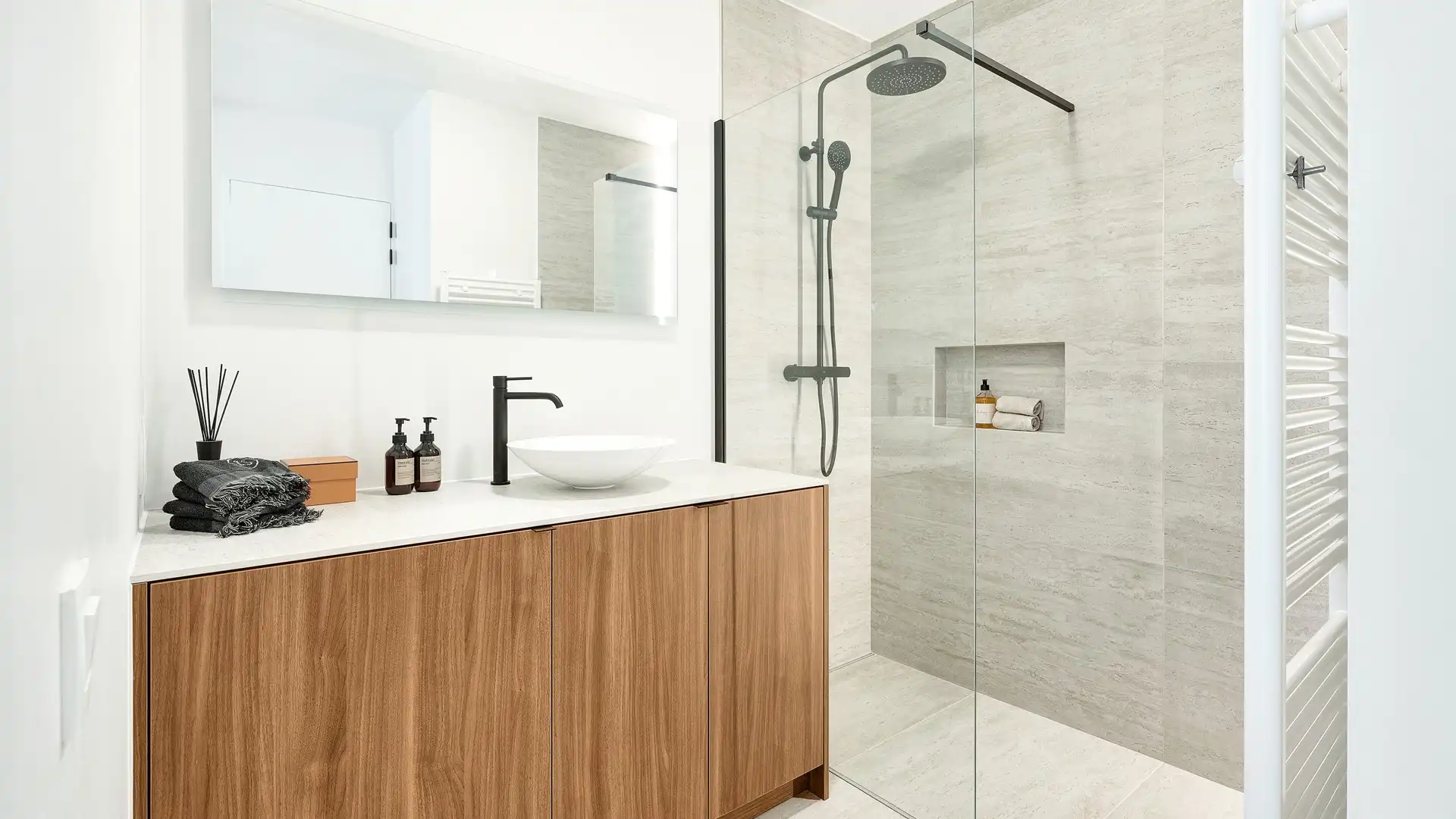 Volledig gerenoveerd appartement met zuidgericht terras heel centraal gelegen op de Kustlaan. foto 16