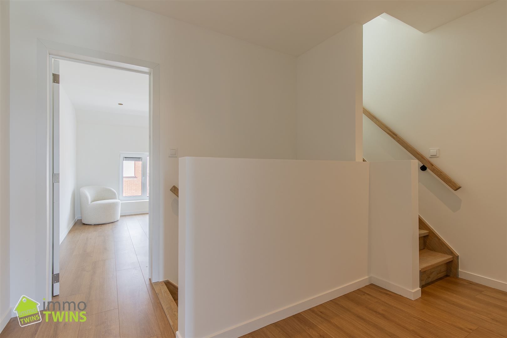Totaal gerenoveerde, instapklare woning in hartje Beveren foto 29
