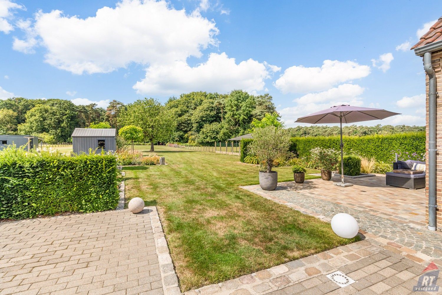 Ruime instapklare woning met grote tuin, zonnepanelen en prachtig uitzicht in Sint-Truiden foto 22