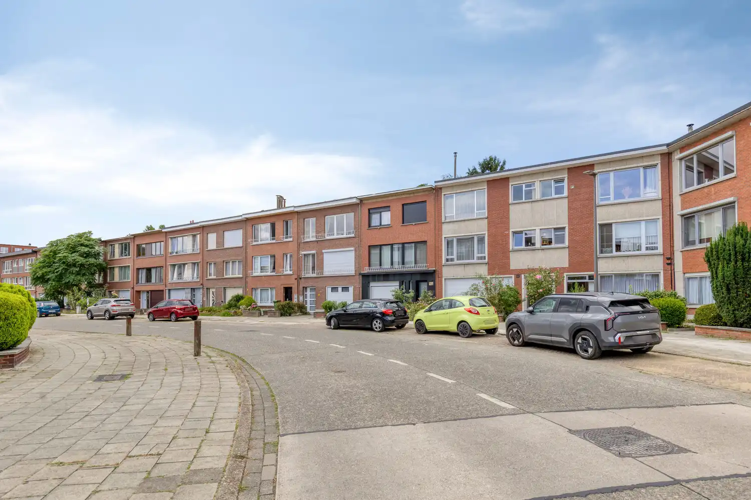 Vlakbij het Boekenberg Park en Rivierenhof gelegen te renoveren appartement met 2 slks. foto 3