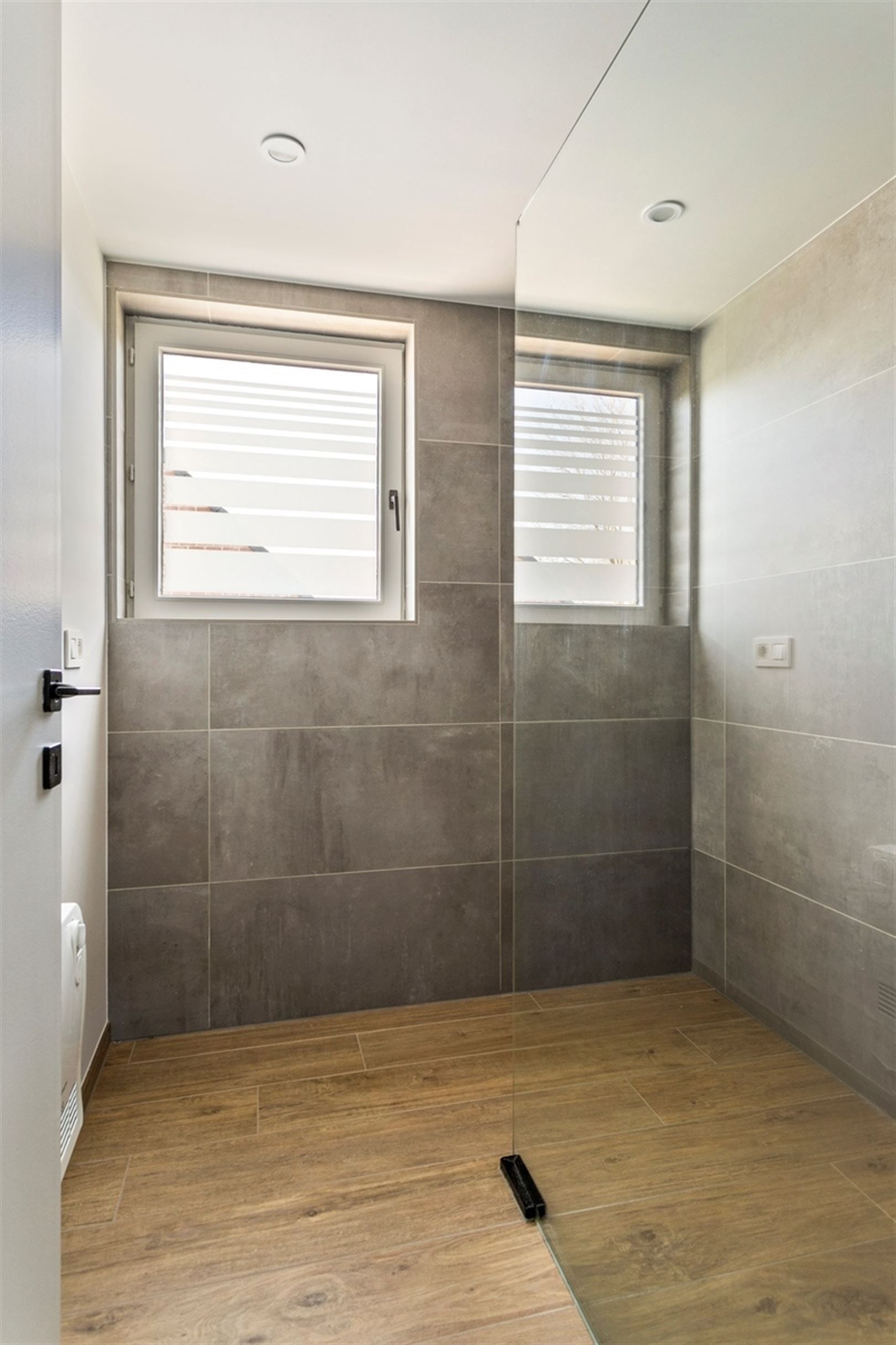 Instapklare mooi gelegen woning in deelgemeente Bevere foto 21