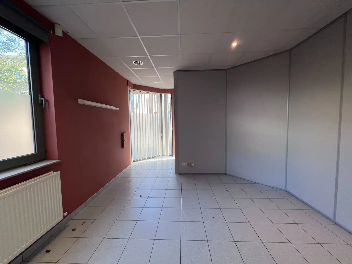 Commercieel handelspand met tal van mogelijkheden in het centrum van Lievegem foto 11