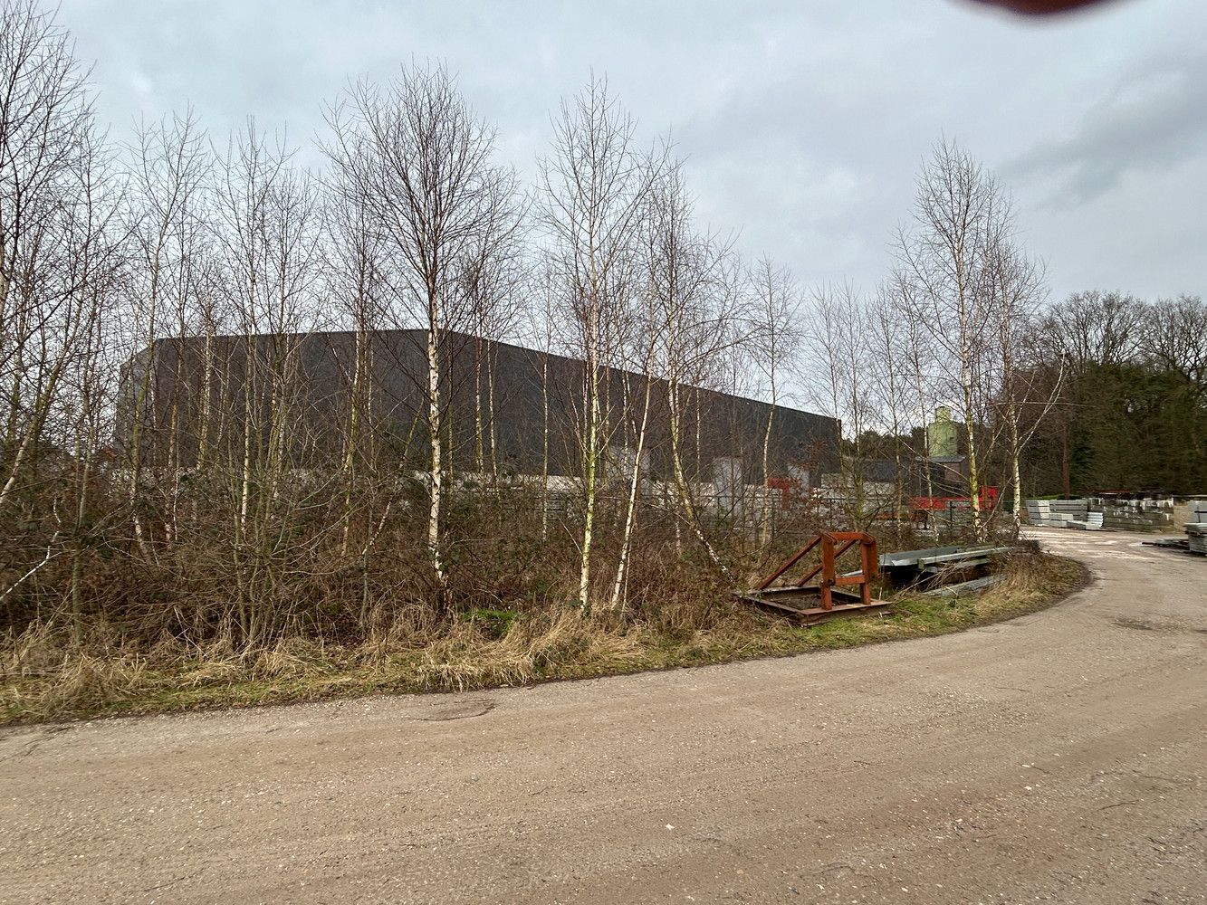 BEDRIJGSPANDEN MET KANTOREN EN MACHINES EN ROLLEND MATERIEEL foto 32