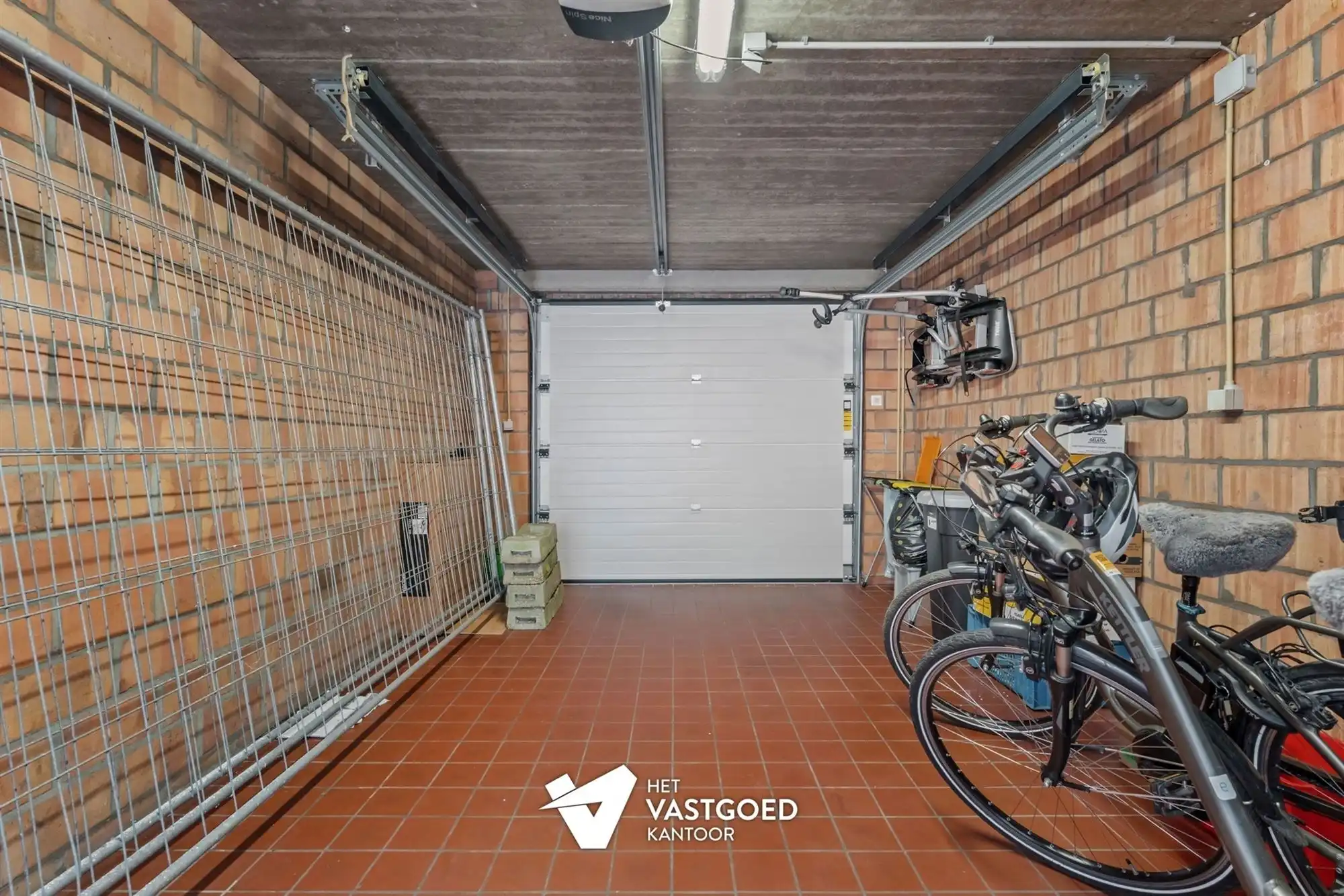 PERFECT ONDERHOUDEN STADSWONING (174M²) MET 5 SLAAPKAMERS EN AANPALENDE GARAGE foto 26