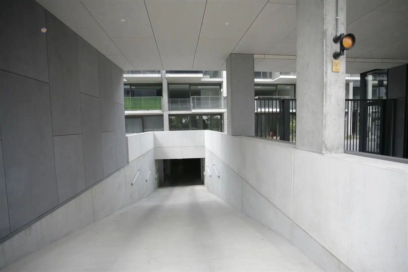 Appartement met 1 slaapkamer, staanplaats en kelder foto 9