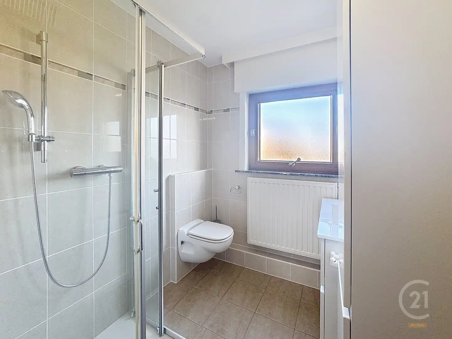 Ruime gezinswoning met 4 slaapkamers in rustige woonomgeving foto 11