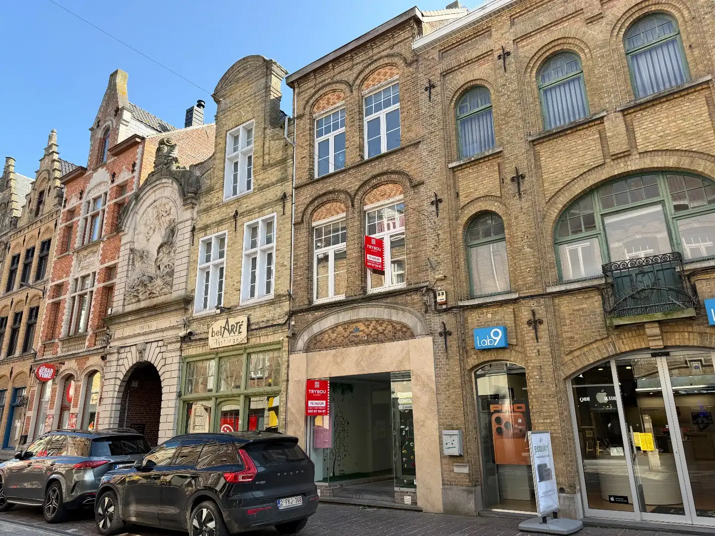 Uitstekend gelegen handelspand met bruikbare vloeroppervlakte van 257m² foto {{pictureIndex}}