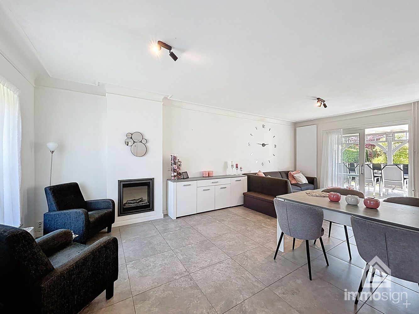 Instapklare gezinswoning met 3 slaapkamers, 2 badkamers, vrijstaande garage en prachtige tuinkamer foto 19