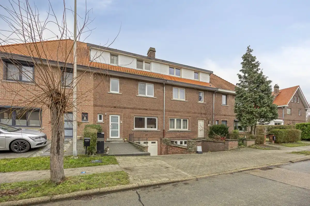 Instapklare stadswoning met 5 slaapkamers en tuin nabij centrum Hasselt foto 2