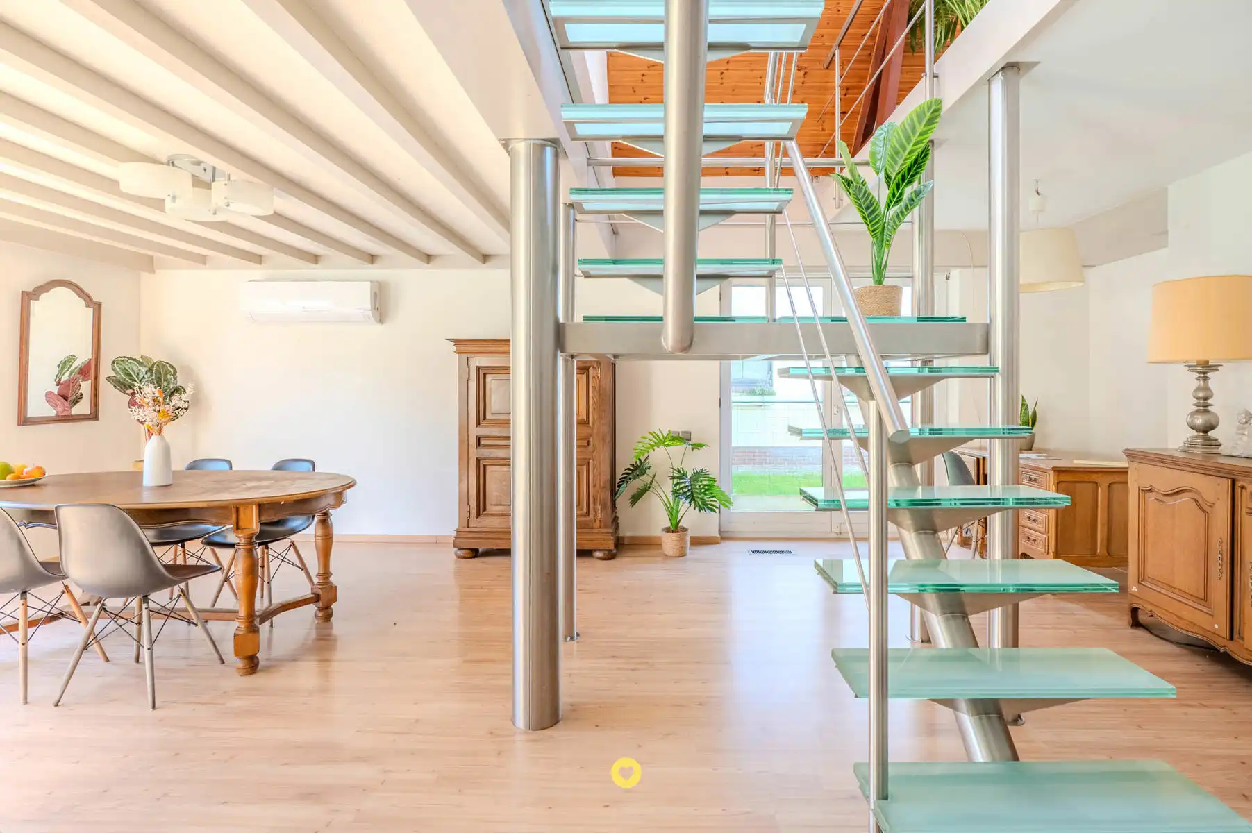 Op te frissen villa met 3 slaapkamers en leuke tuin foto 6