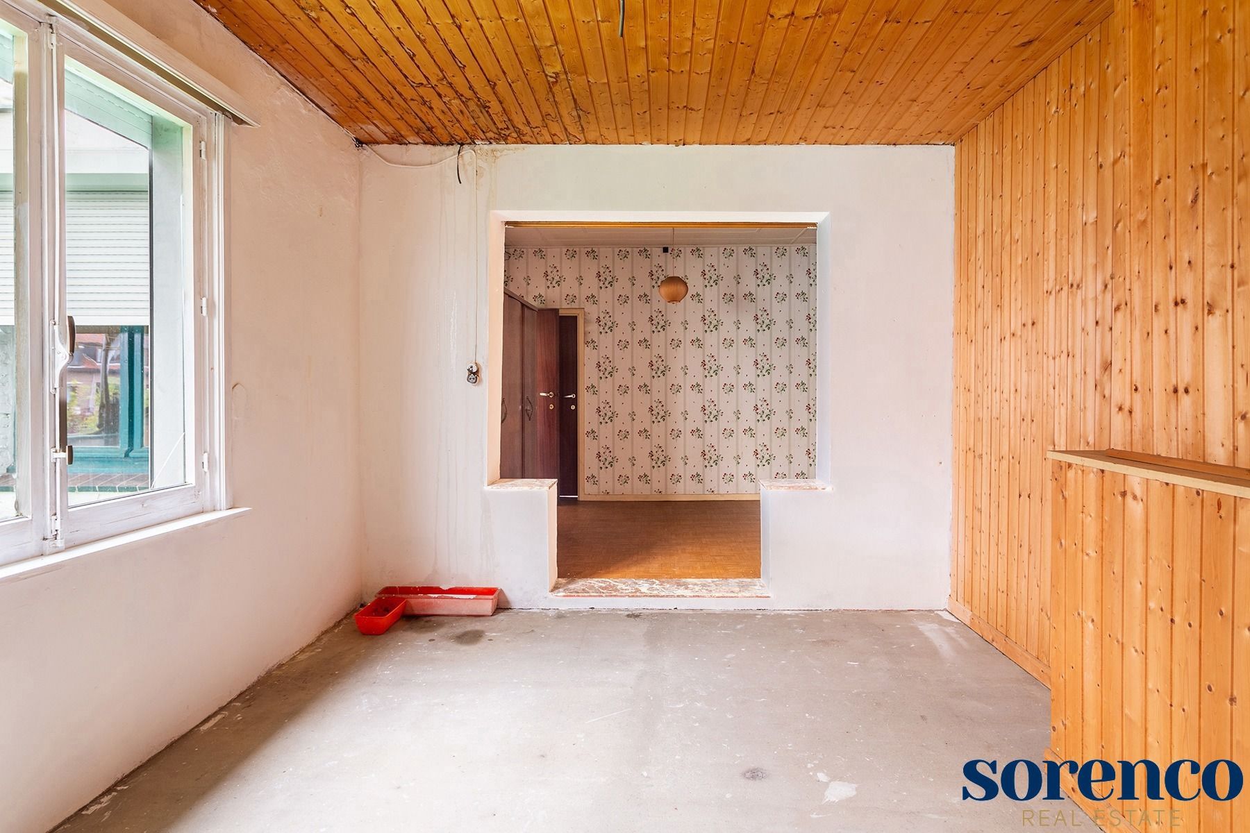 Polyvalent eigendom; riante woonst met magazijn en tuin  foto 15