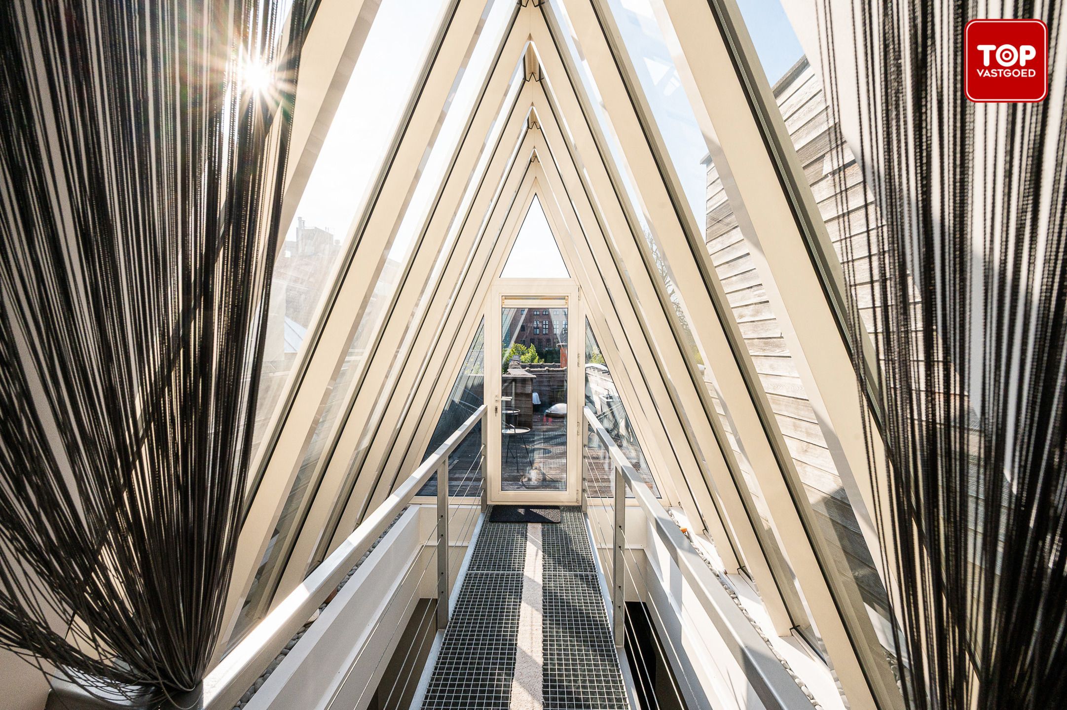 Instapklare architectenwoning met 2 slaapkamers en zonneterras foto 23