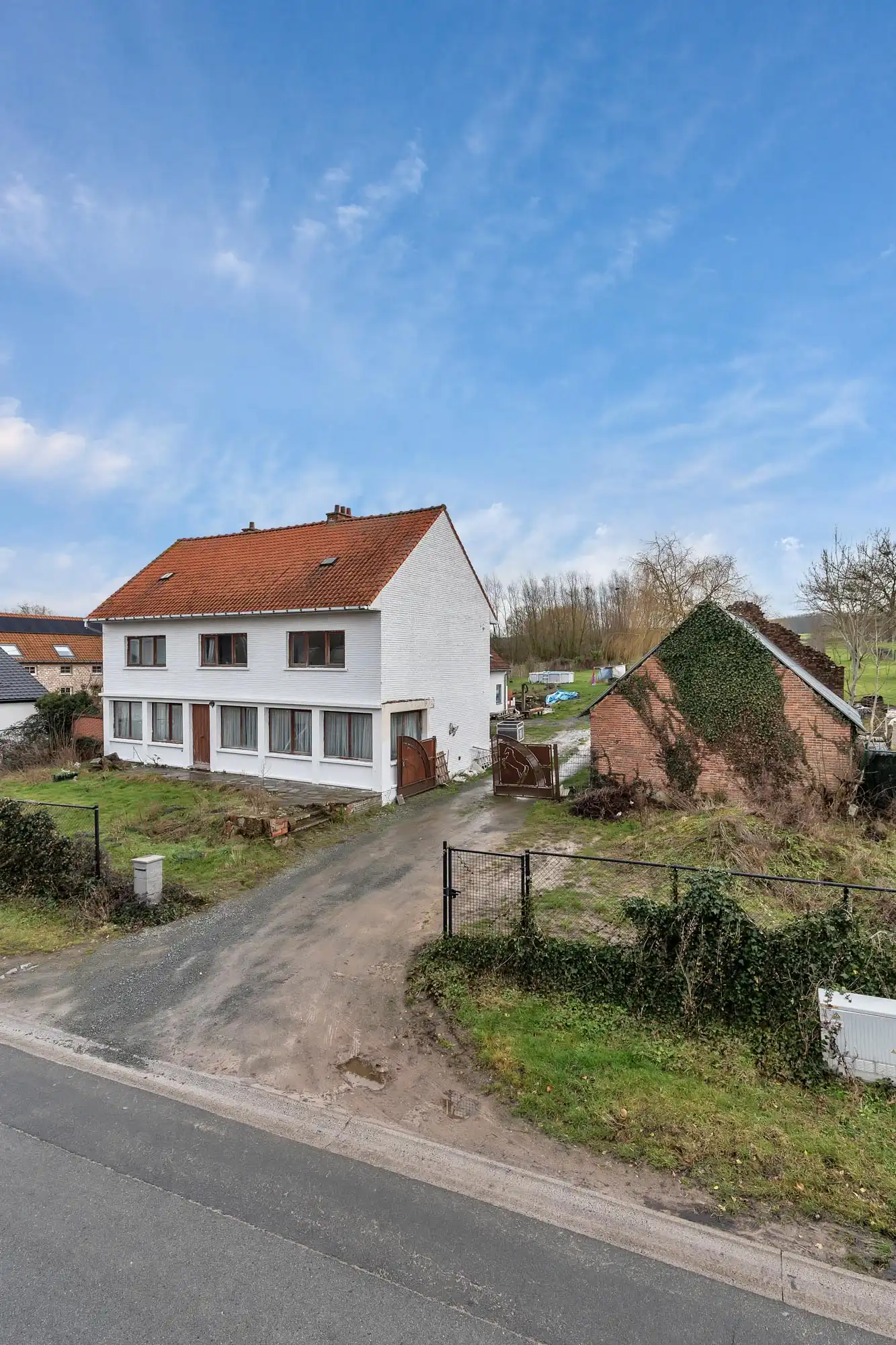Landelijke woning met ruime weide op 1 ha foto 2