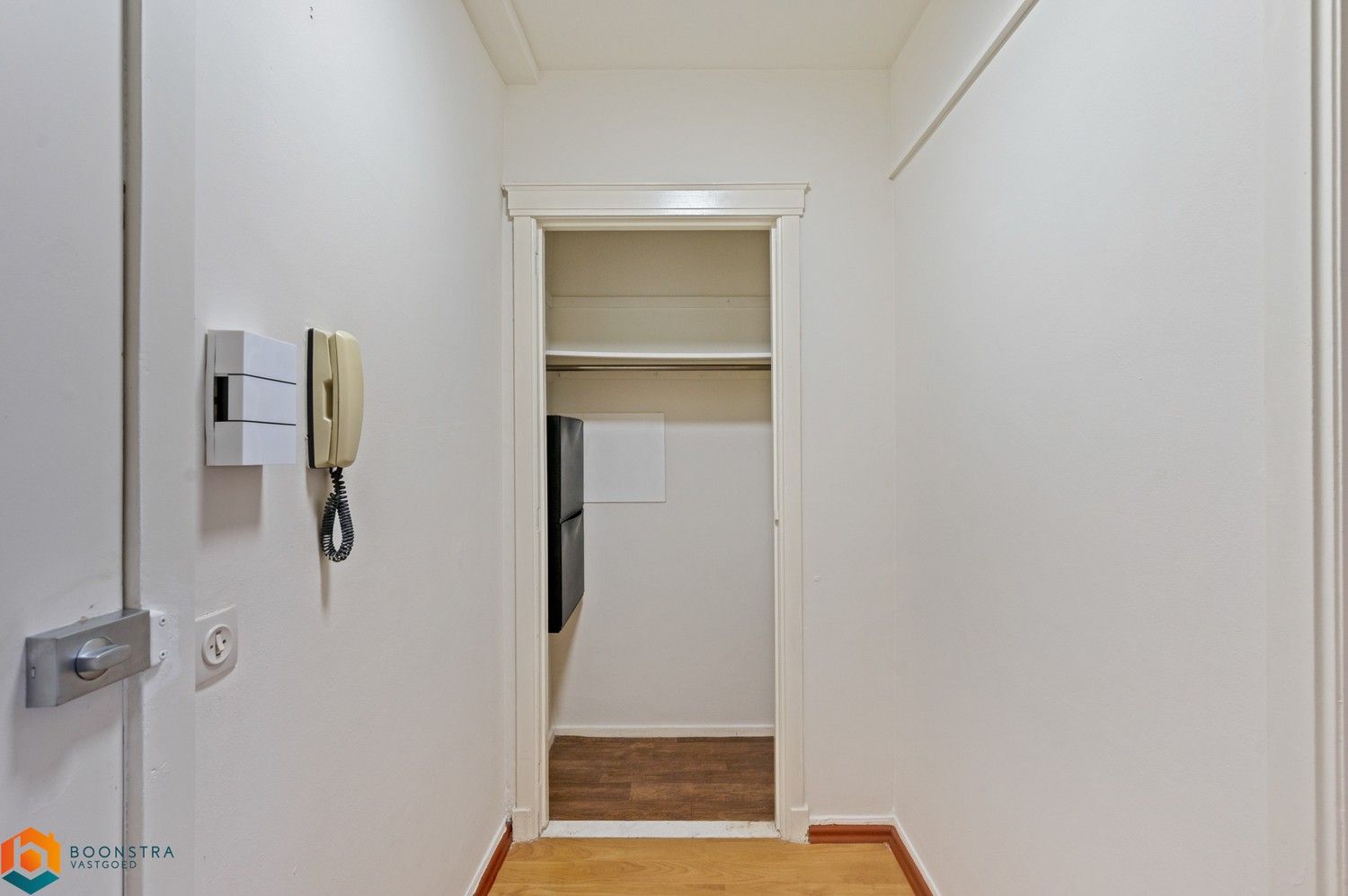 Lichtrijke studio met terras te Mechelen foto 9