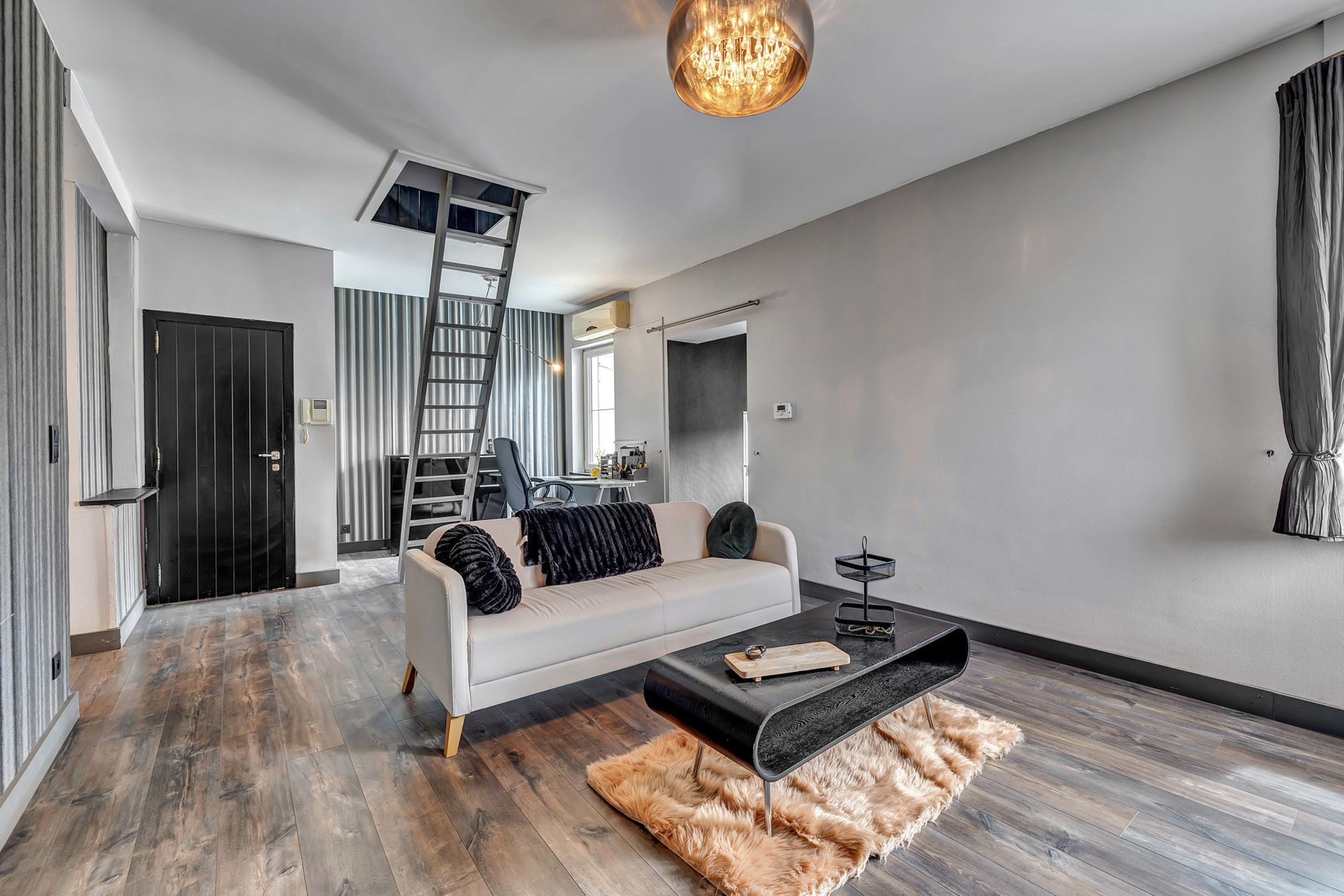 Authentieke woning met handelszaak op toplocatie foto 14