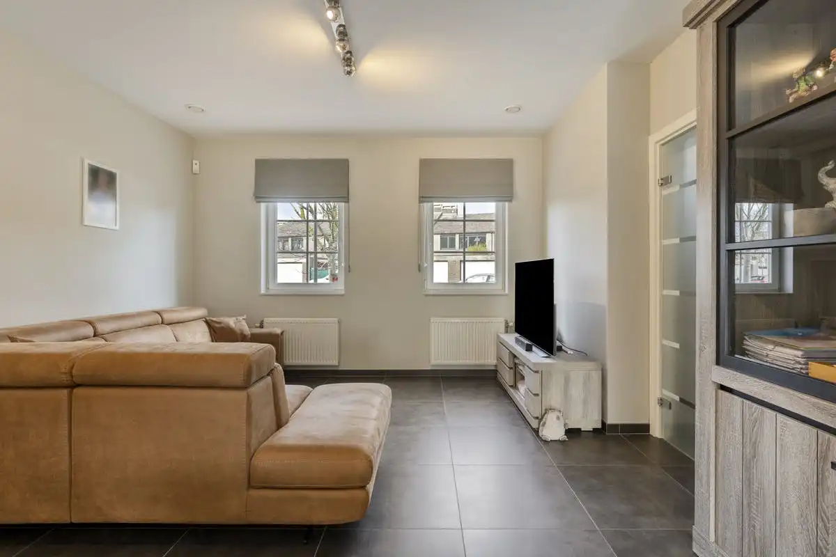 Verzorgde en rustig gelegen gezinswoning in pastorijstijl foto 5