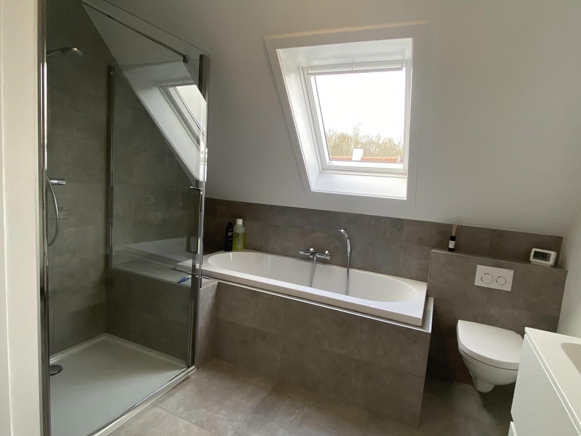 Recente topwoning te huur in Kuurne foto 11
