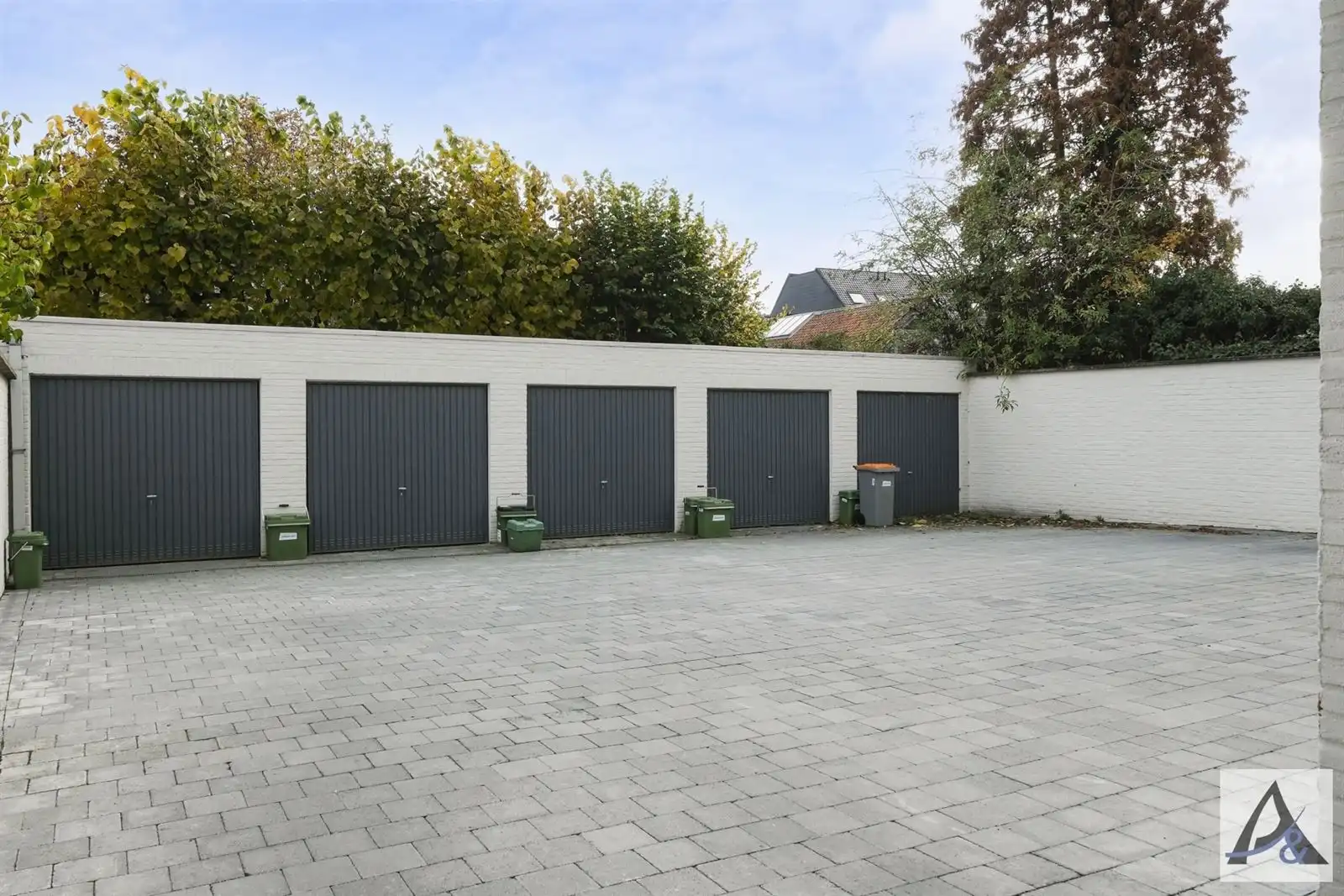 Instapklaar gelijkvloers appartement in hartje Bilzen met garage foto 22