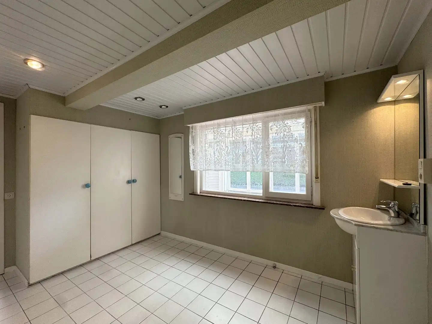 Te renoveren halfopen bebouwing met bijzonder veel potentieel in rustige verkavelingswijk foto 12