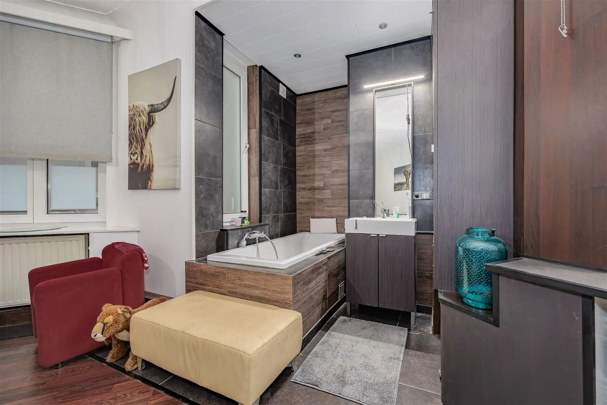 Perfect instapklaar appt met 2 slk + 2 badk vlakbij het Station foto 13