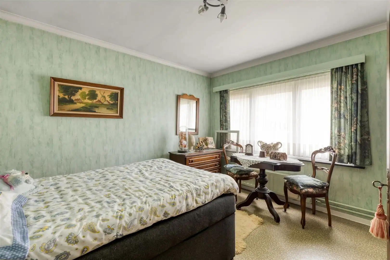 Ruime statige woning in een rustige buurt foto 18