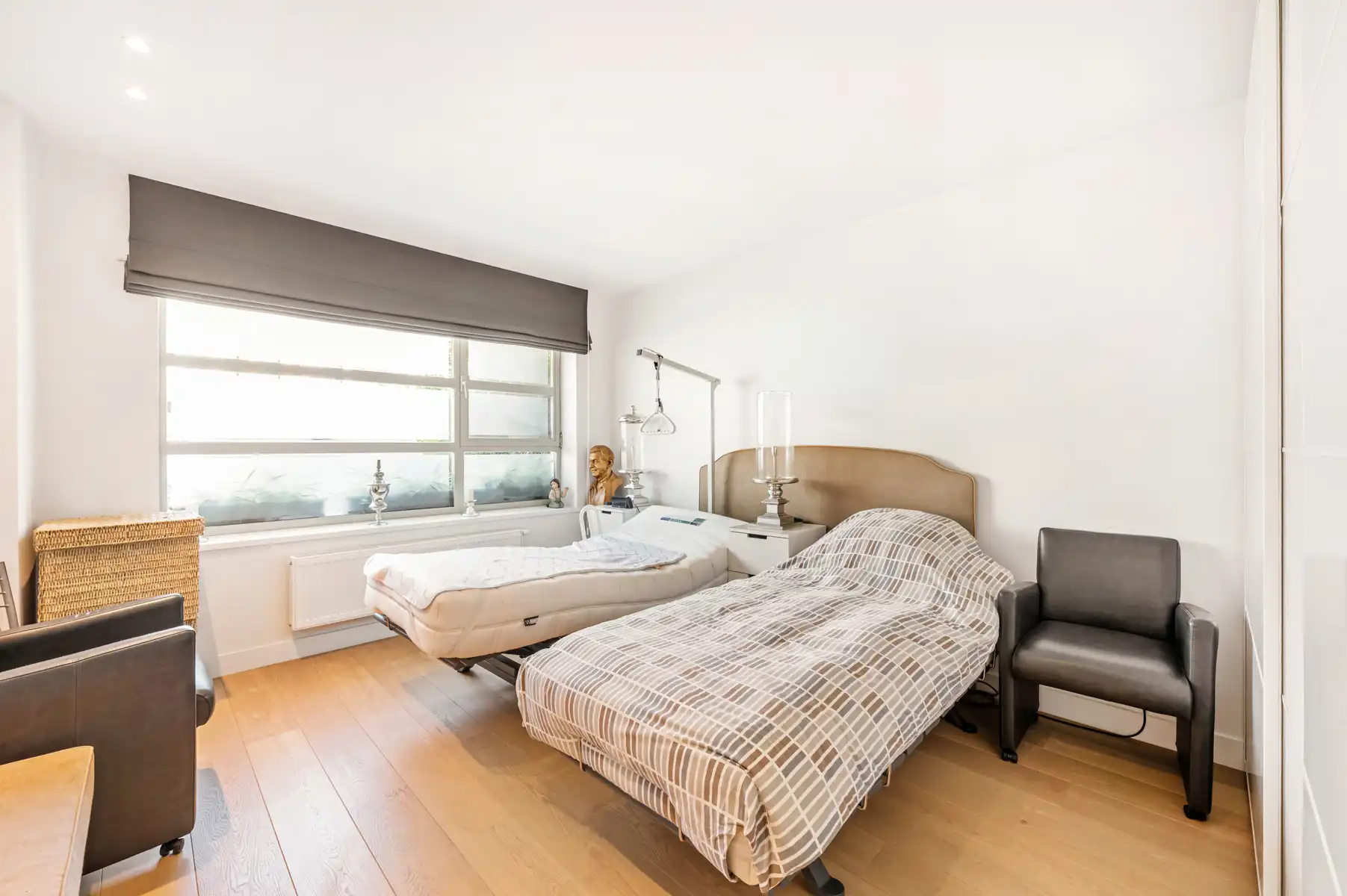 Grote woning met tal van mogelijkheden foto 27