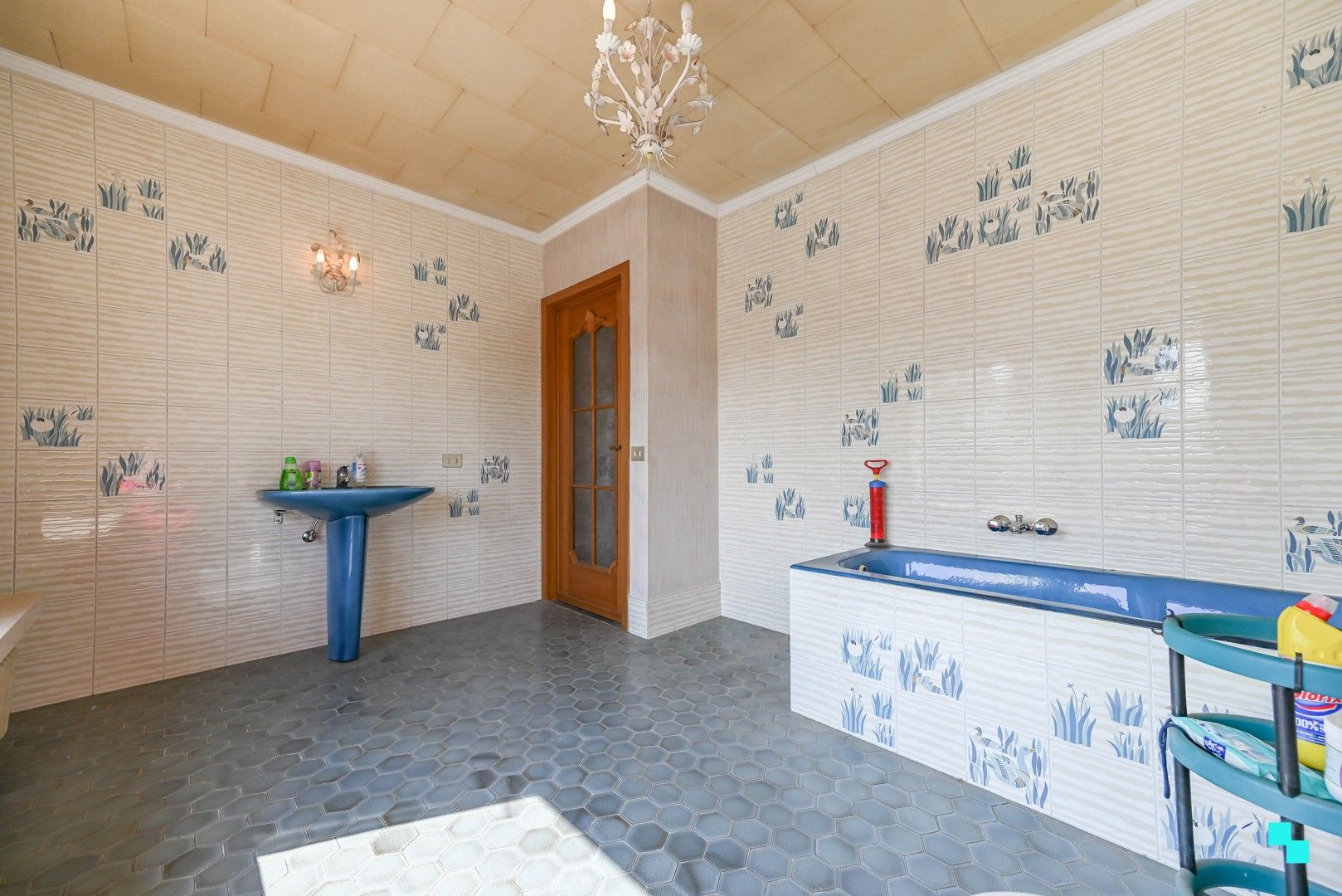 Karaktervolle woning met riante woonoppervlakte (267 m²) en tuin in Emelgem foto 20