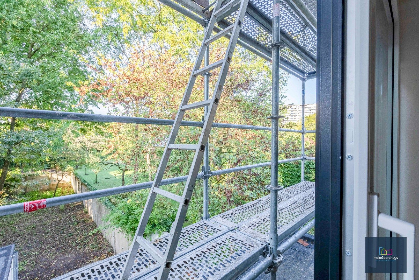 Uniek 3 slpk. appartement  met terras  nabij station Gent-Sint-Pieters foto 6