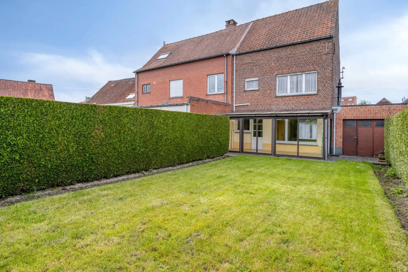 Te renoveren woning met garage en tuin in het centrum van Wevelgem! foto 23