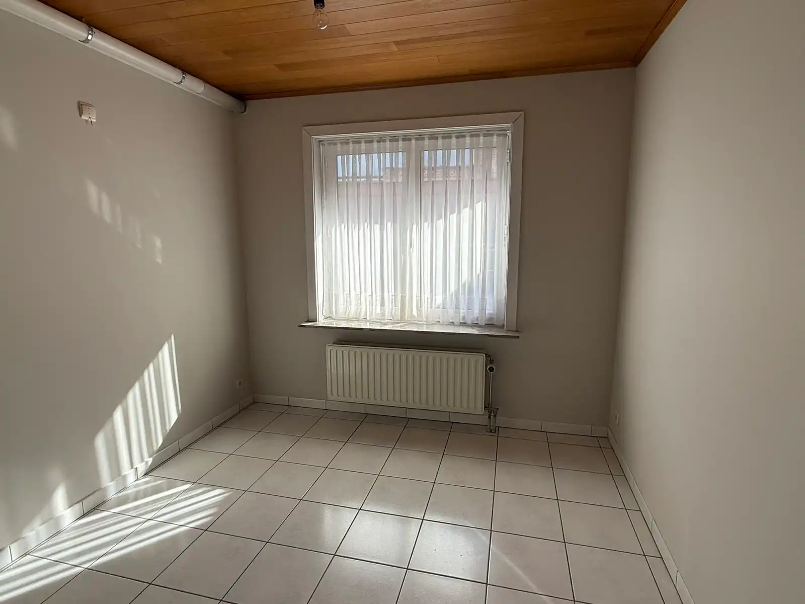 Gelijkvloers tweeslaapkamerappartement met staanplaats foto 6